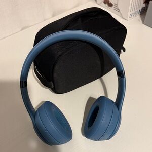 On Ear Beats Solo 4 Blue Wireless Headphones with Case